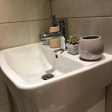 Cozy Central Apartment
