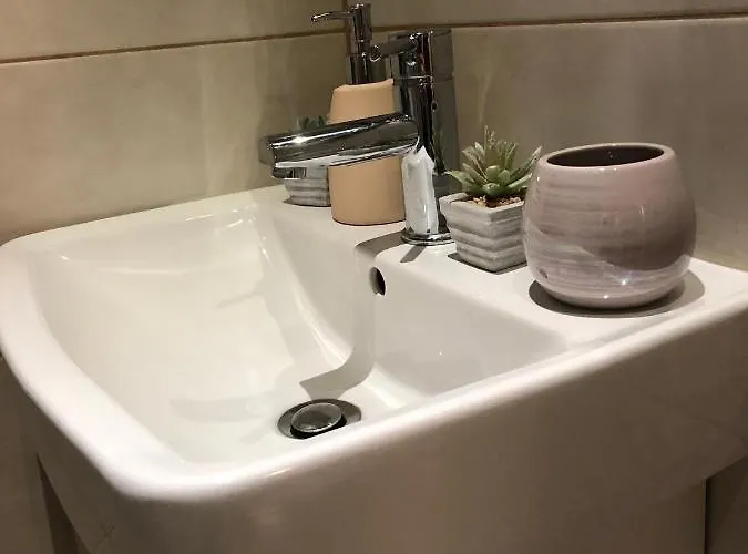 Cozy Central Apartment