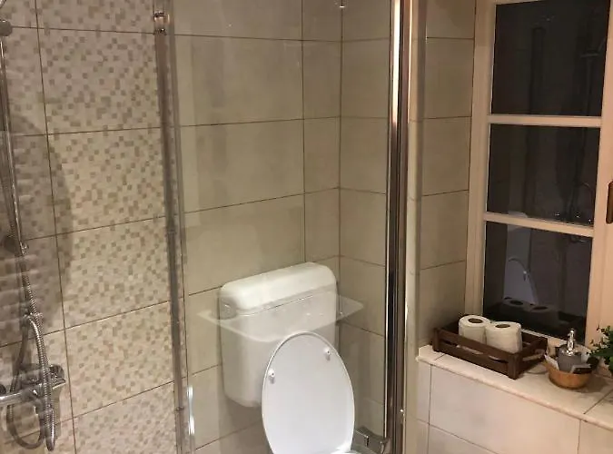 Cozy Central Apartment